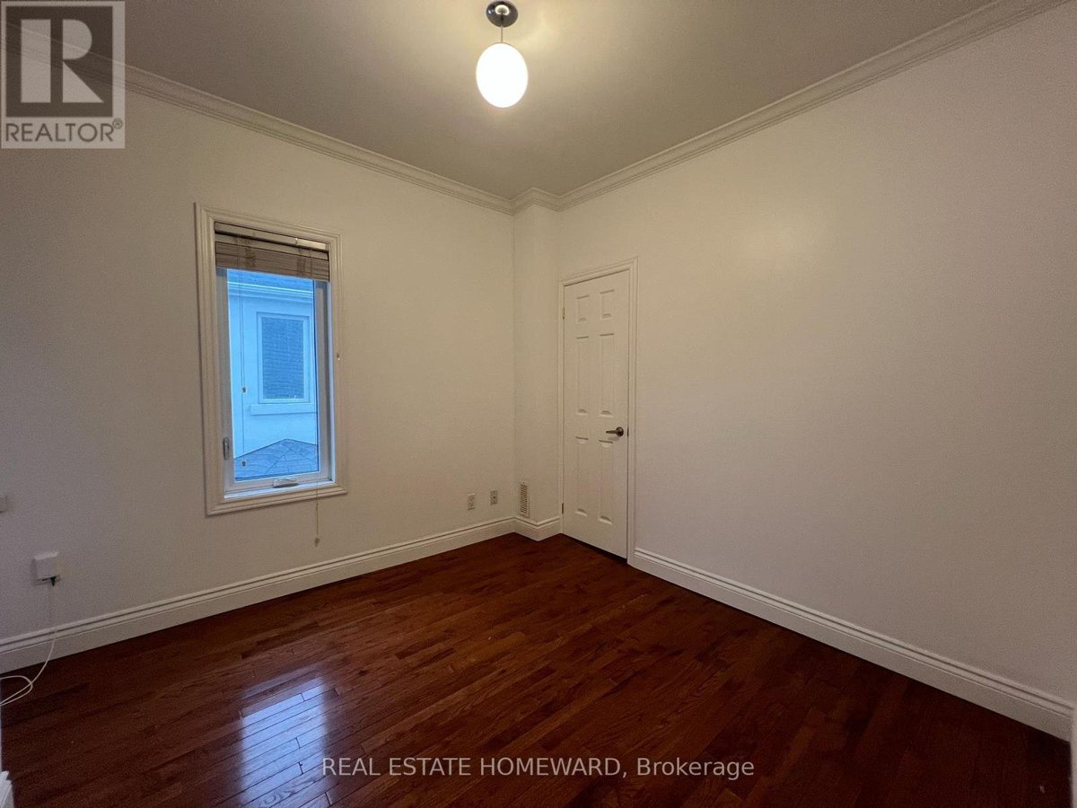 UPPER - 220 PAPE AVENUE - Photo 12