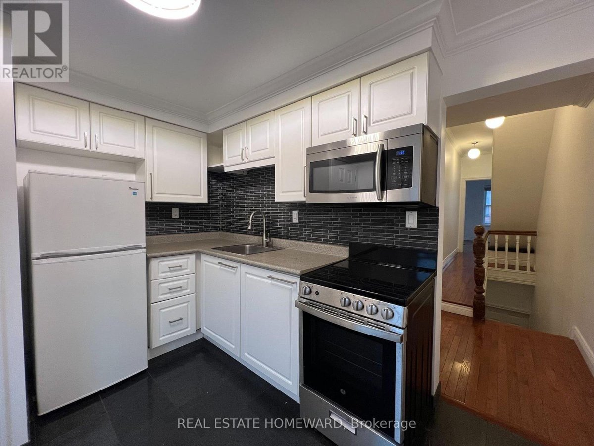 UPPER - 220 PAPE AVENUE - Photo 18
