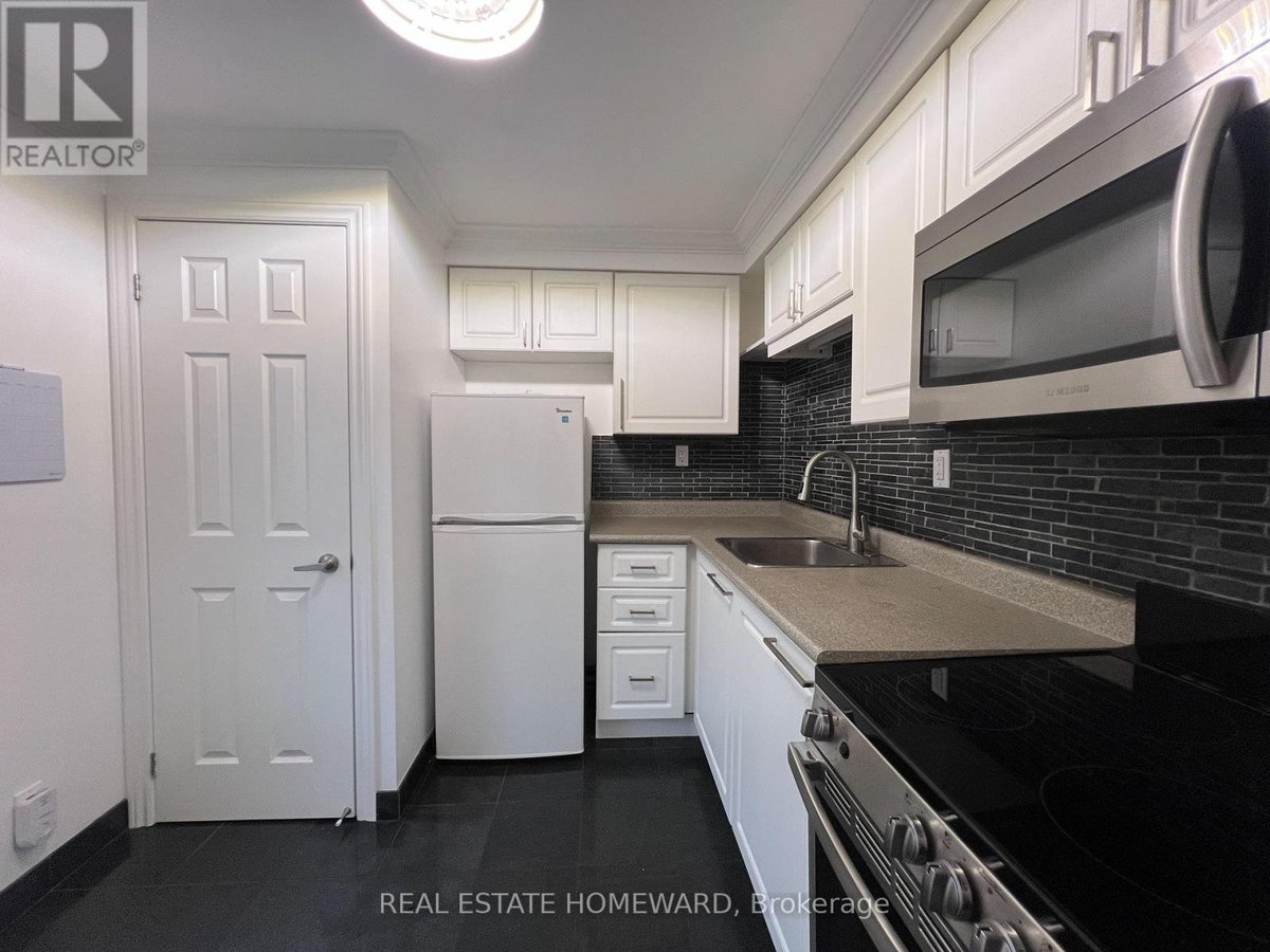 UPPER - 220 PAPE AVENUE - Photo 19
