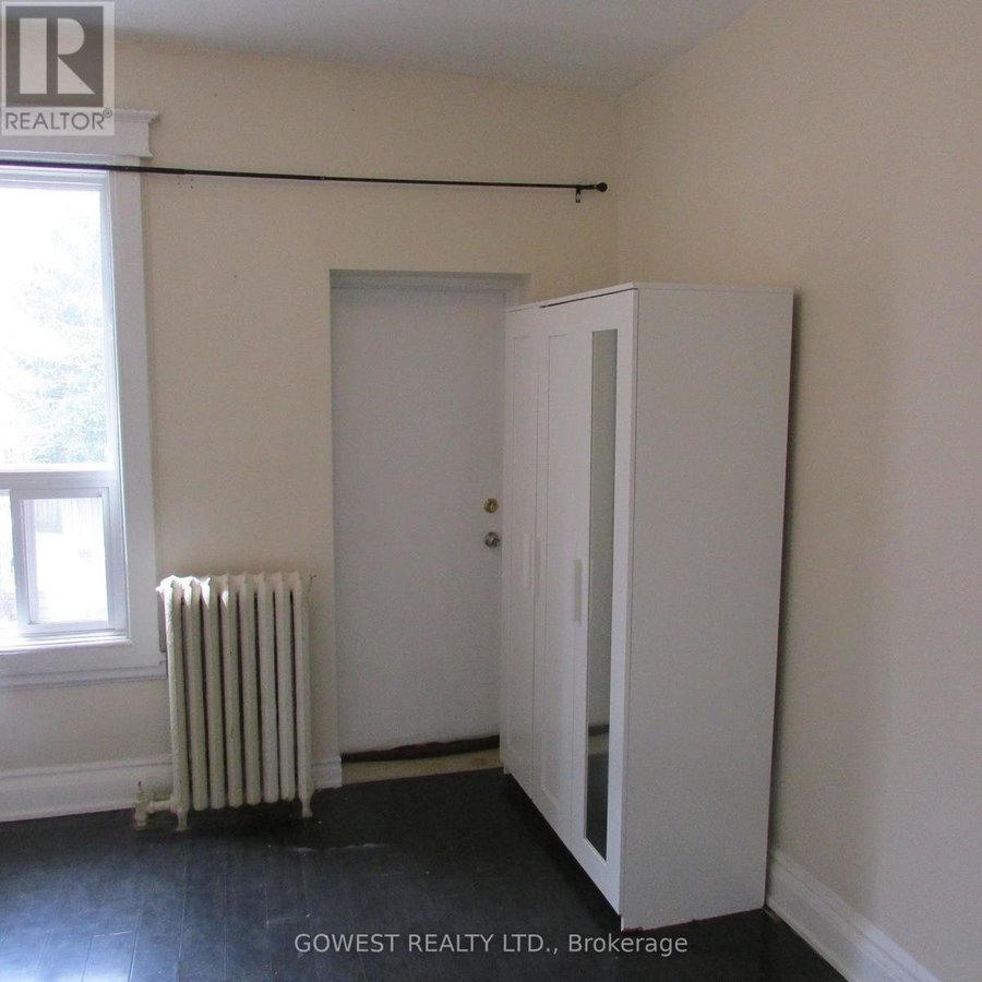 MAIN#1 - 2011 DUNDAS STREET W - Photo 9