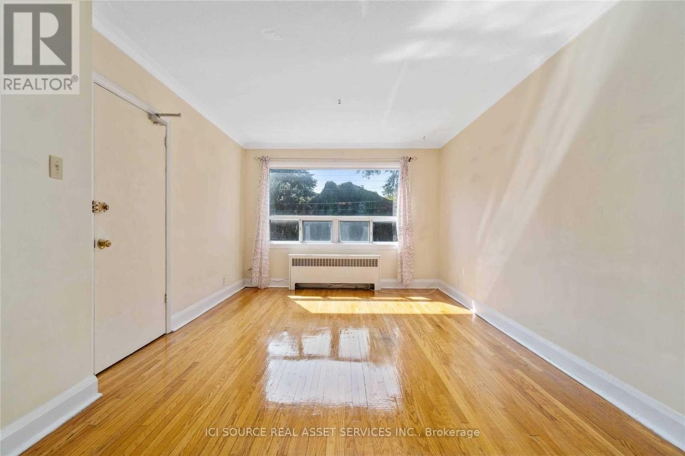 2 - 116 EASTWOOD ROAD - Photo 3