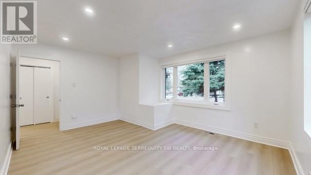 MAIN - 19 HAWTHORNE ROAD - Photo 2
