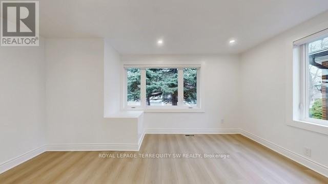 MAIN - 19 HAWTHORNE ROAD - Photo 4