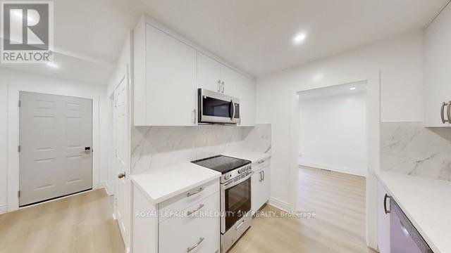 MAIN - 19 HAWTHORNE ROAD - Photo 16