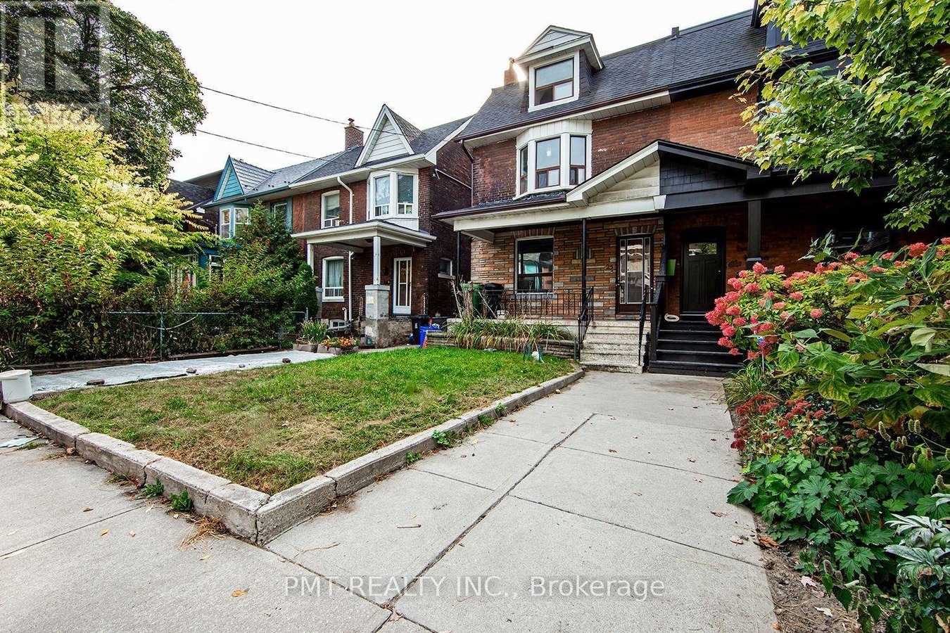 MAIN - 25 SANDFORD AVENUE - Photo 1
