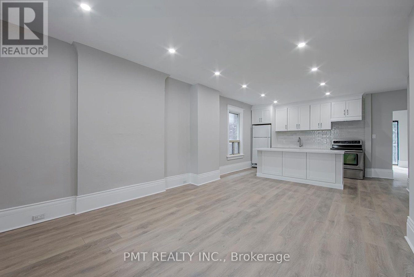 MAIN - 25 SANDFORD AVENUE - Photo 2