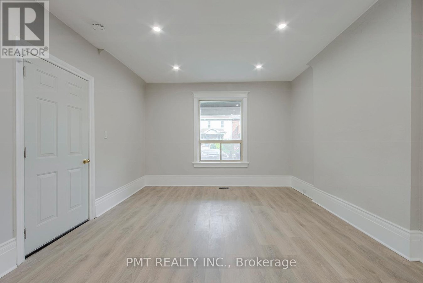 MAIN - 25 SANDFORD AVENUE - Photo 5
