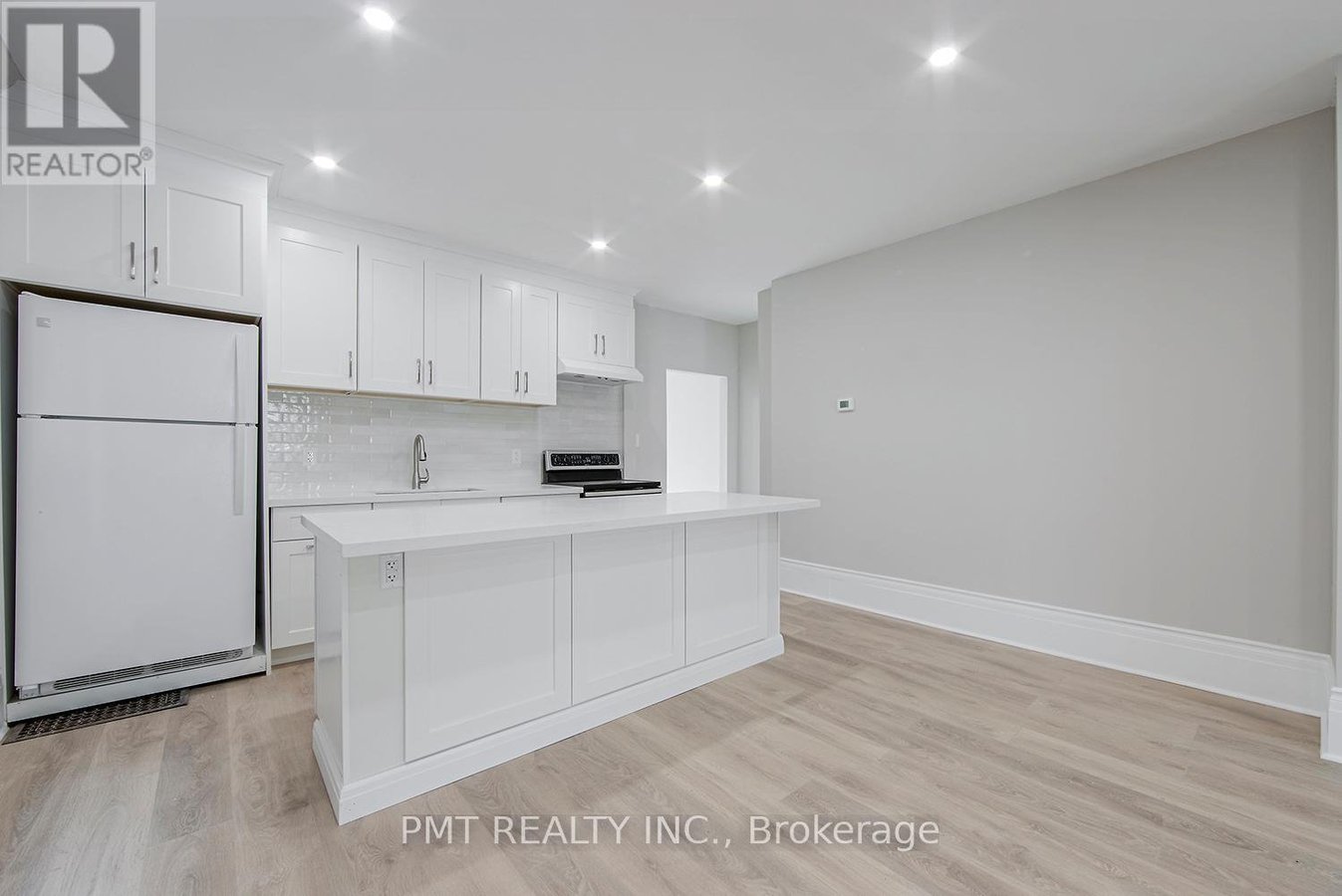 MAIN - 25 SANDFORD AVENUE - Photo 7
