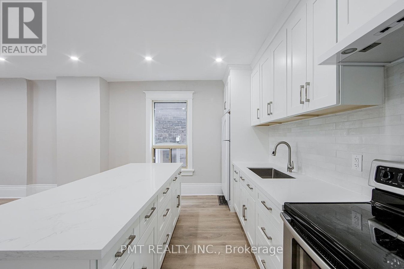 MAIN - 25 SANDFORD AVENUE - Photo 11
