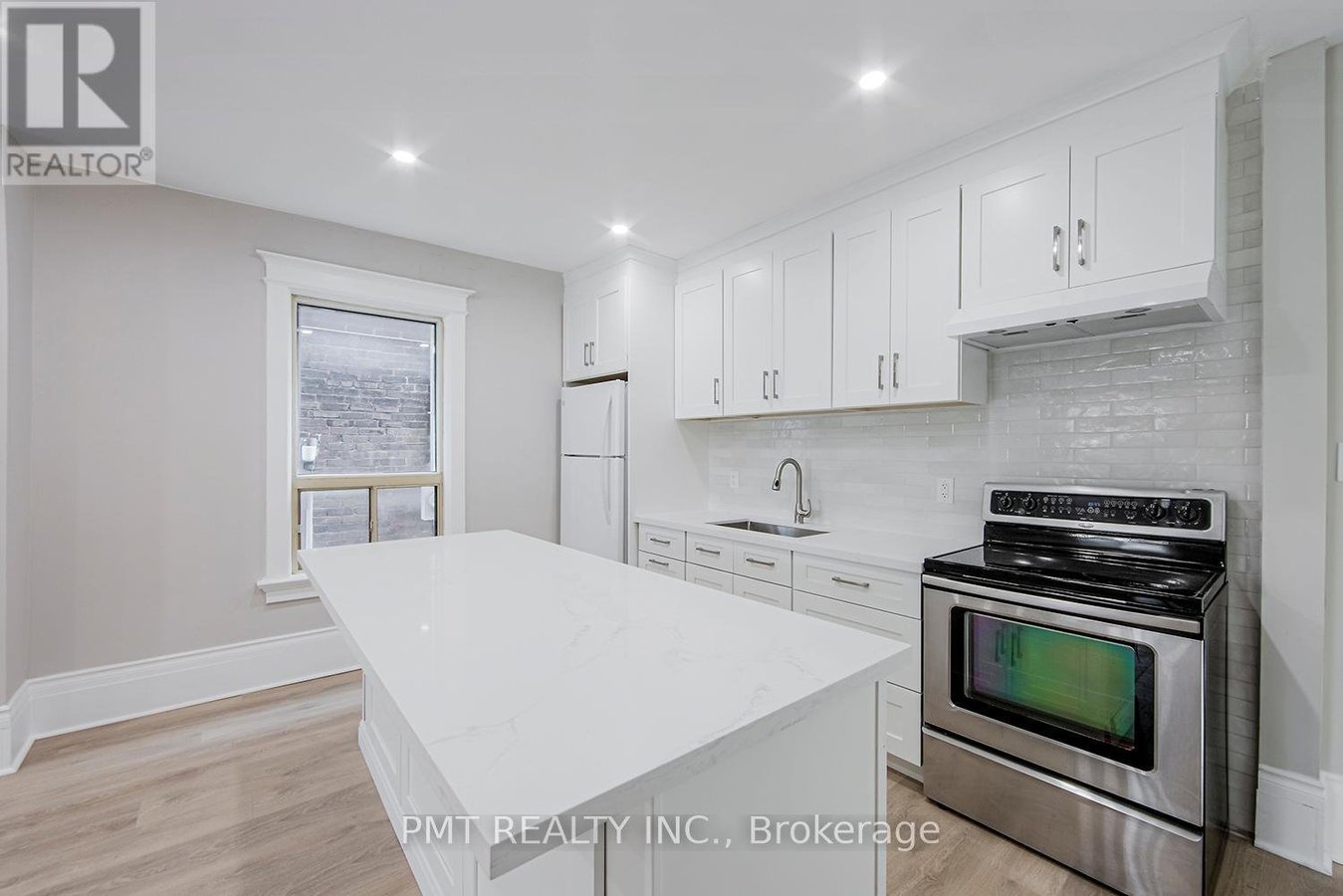 MAIN - 25 SANDFORD AVENUE - Photo 12