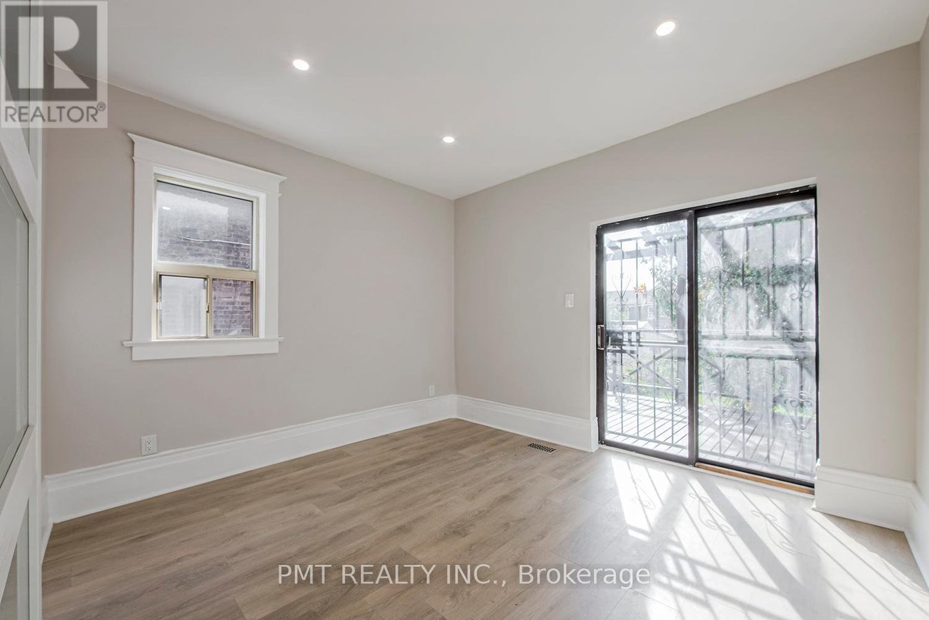 MAIN - 25 SANDFORD AVENUE - Photo 14