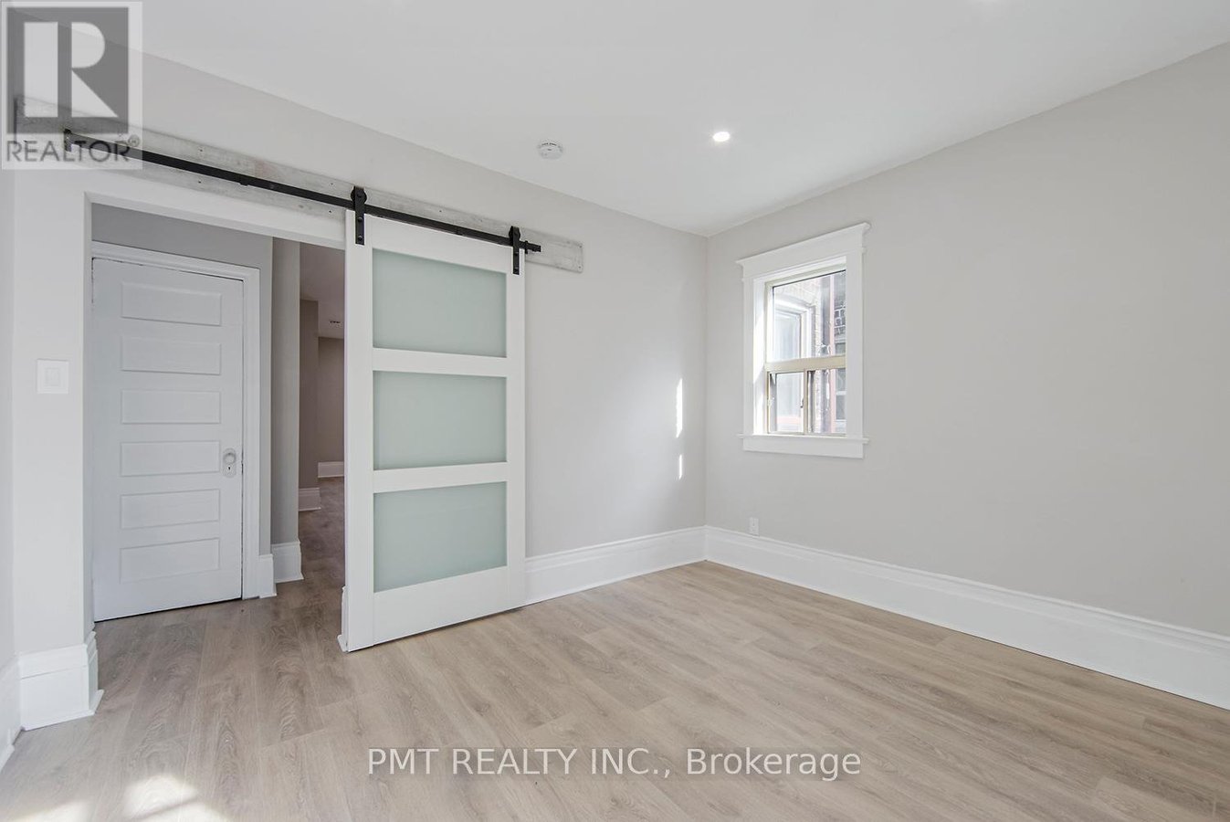 MAIN - 25 SANDFORD AVENUE - Photo 15