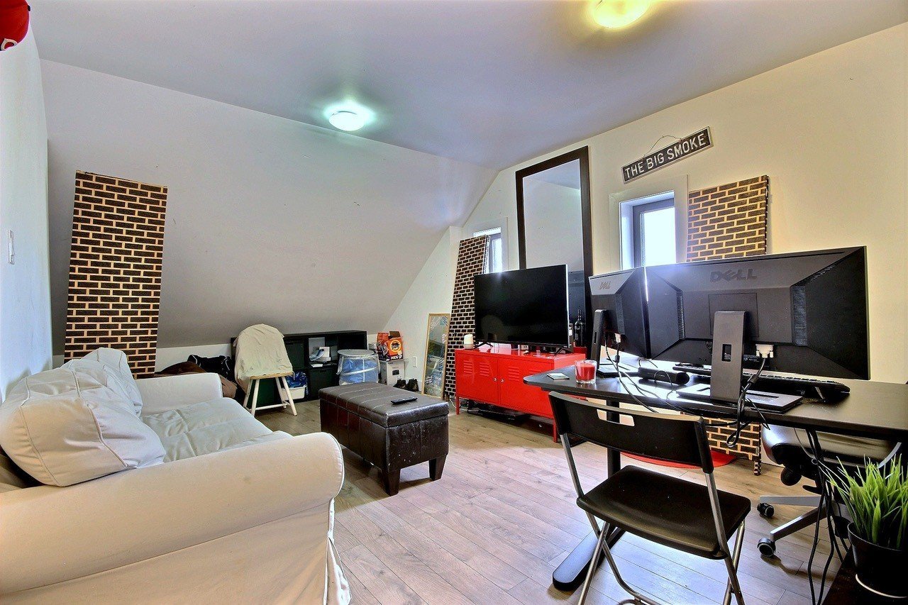 667 Manning Avenue - Photo 4
