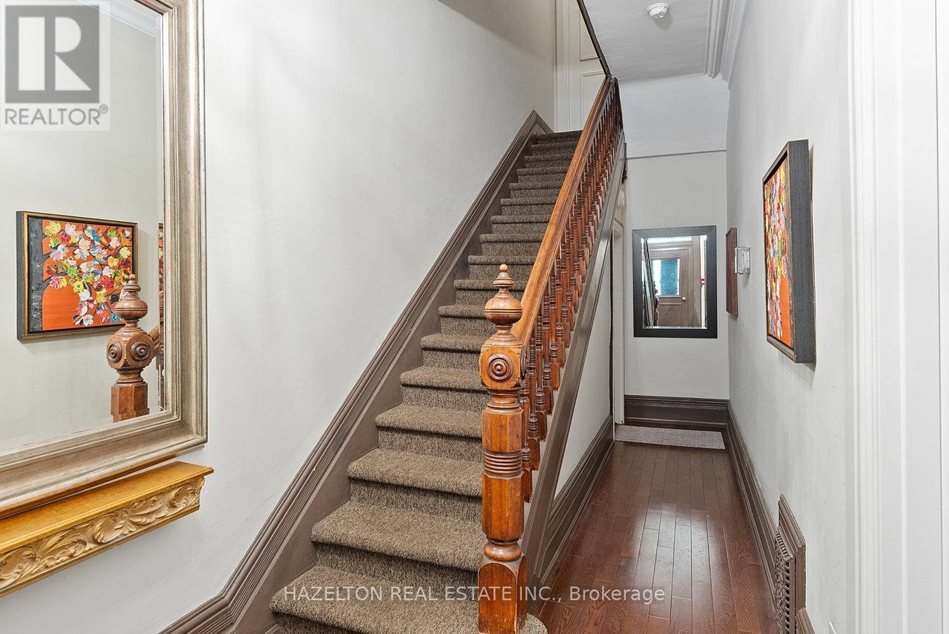 2 - 19 LOWTHER AVENUE - Photo 3