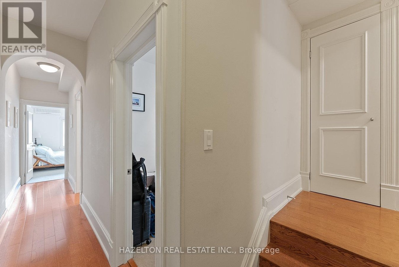 2 - 19 LOWTHER AVENUE - Photo 5