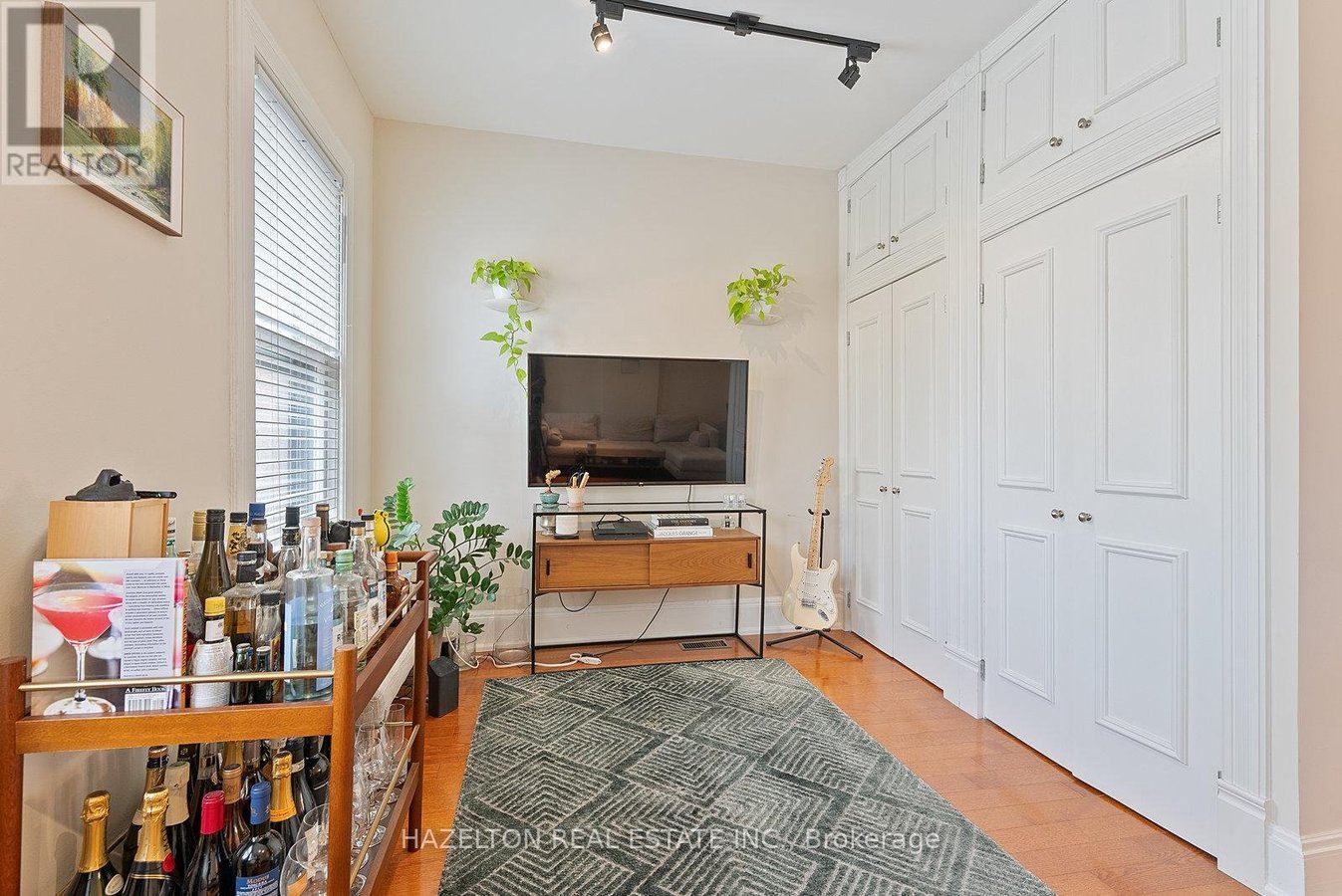 2 - 19 LOWTHER AVENUE - Photo 11