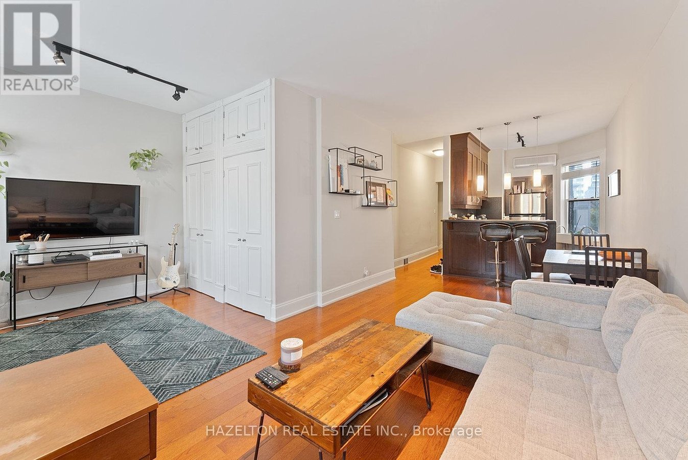 2 - 19 LOWTHER AVENUE - Photo 12