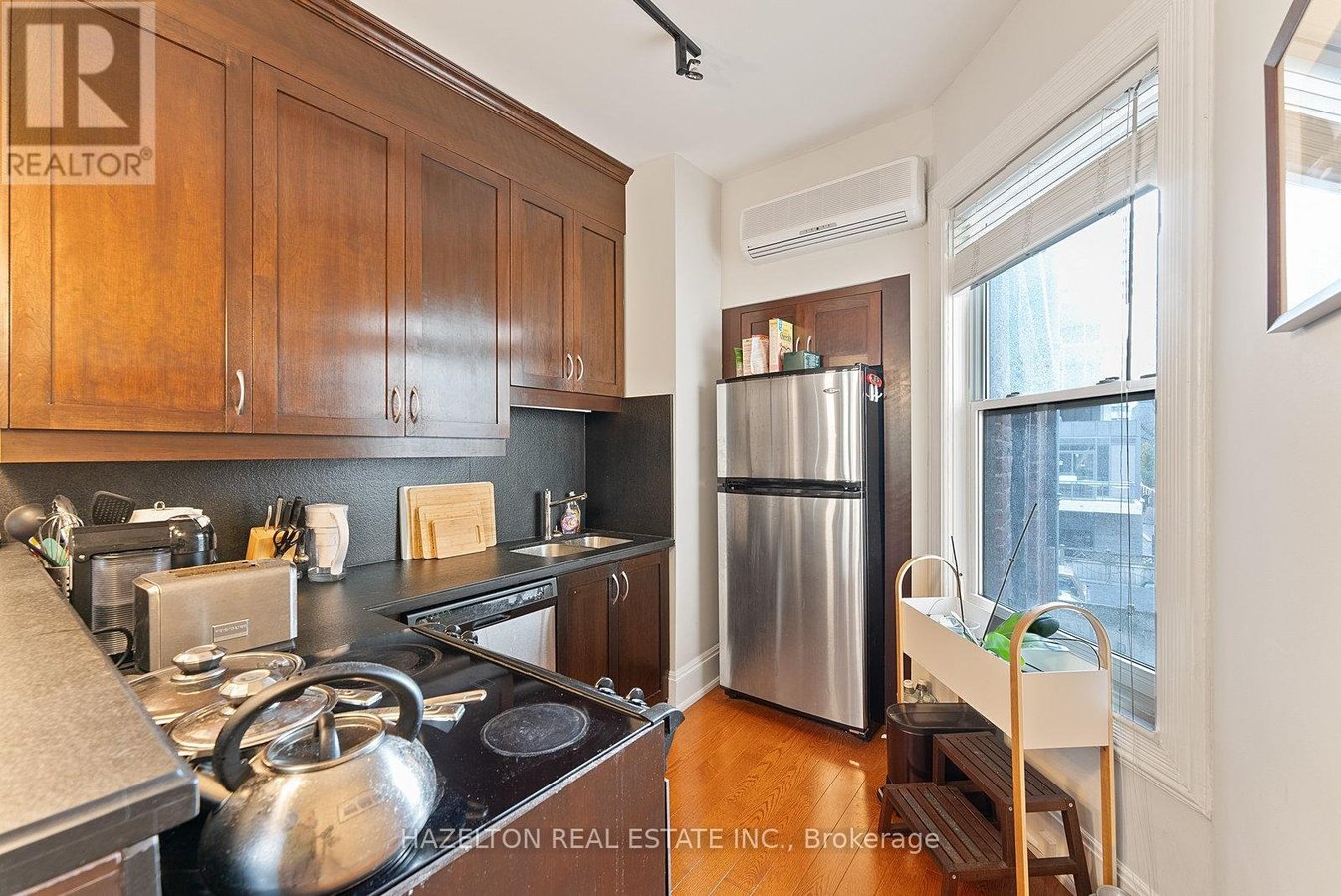 2 - 19 LOWTHER AVENUE - Photo 16