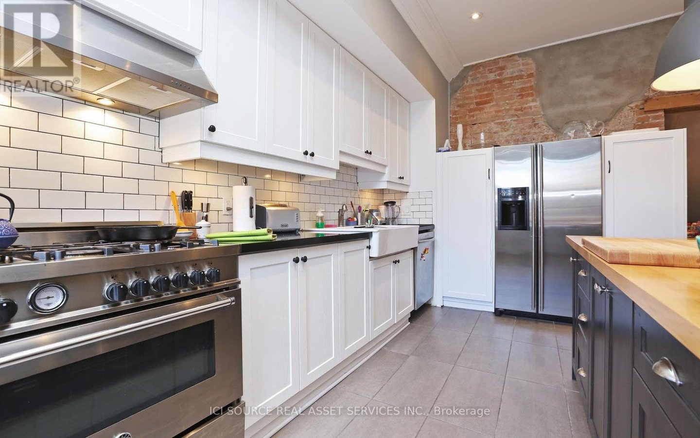 1 - 224 JONES AVENUE - Photo 4