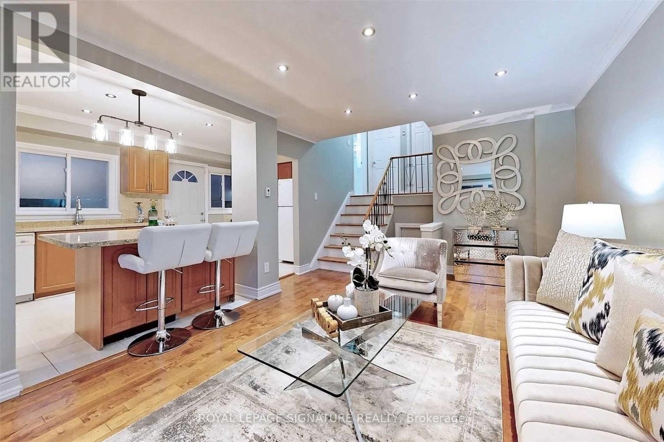 UPPER - 65 HOLCOLM ROAD - Photo 5