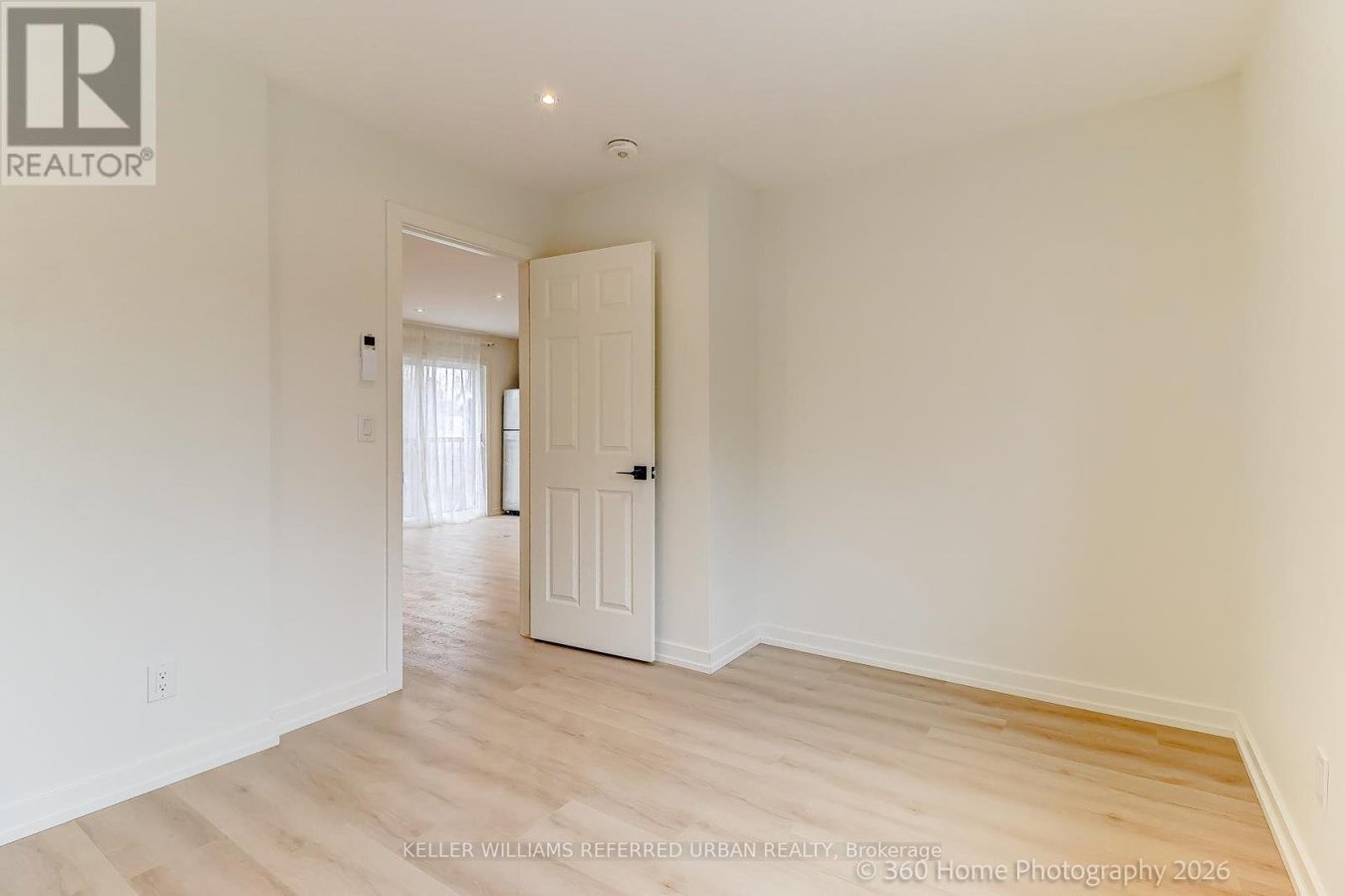 2 - 84 FOCH AVENUE - Photo 7