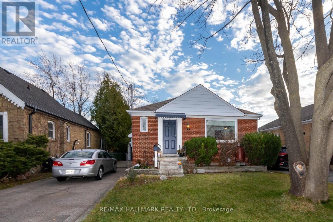 2 - 19 GUILD HALL DRIVE - Photo 1