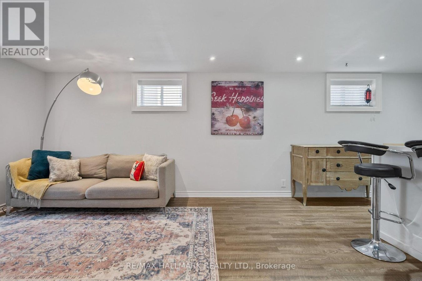 2 - 19 GUILD HALL DRIVE - Photo 4