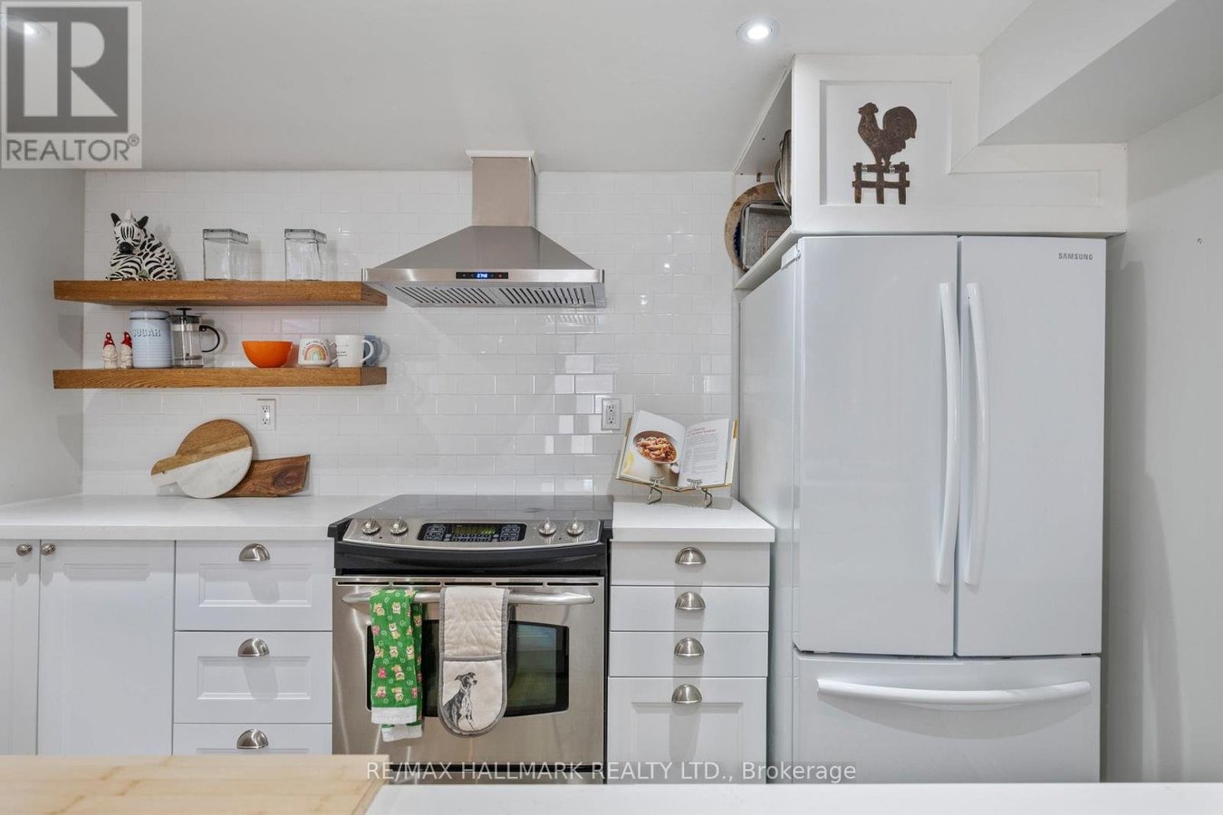 2 - 19 GUILD HALL DRIVE - Photo 9