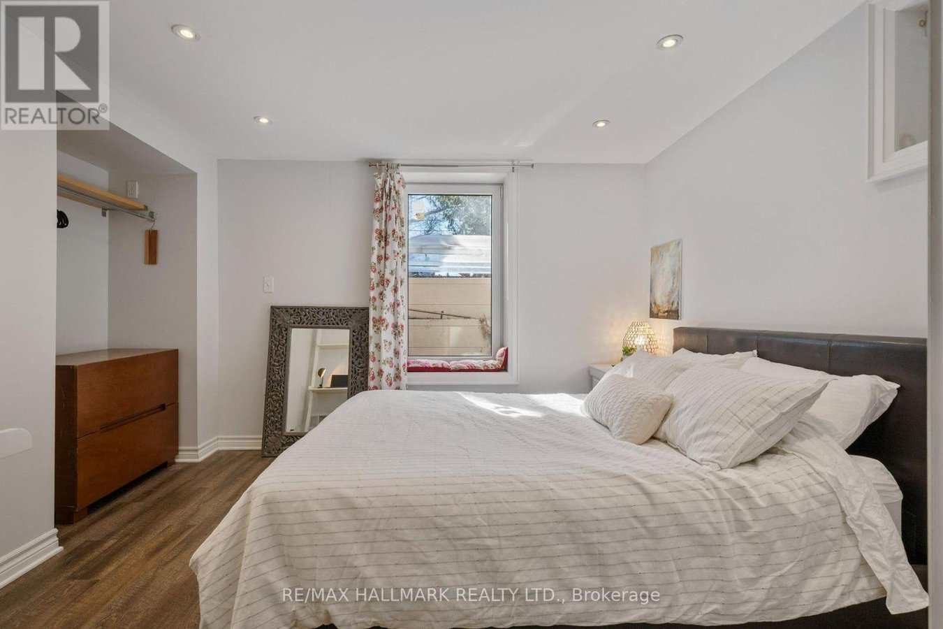 2 - 19 GUILD HALL DRIVE - Photo 14