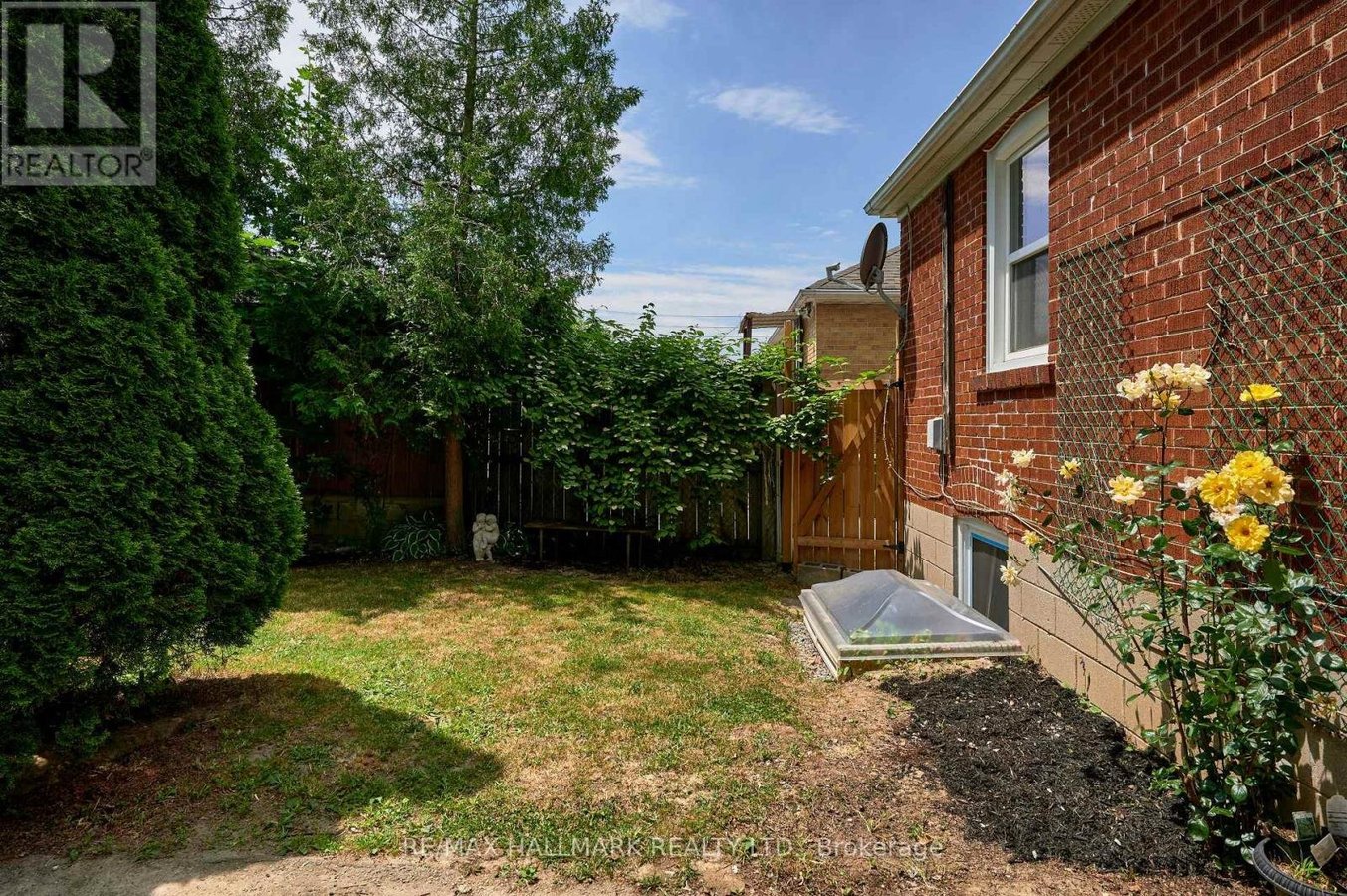 2 - 19 GUILD HALL DRIVE - Photo 19