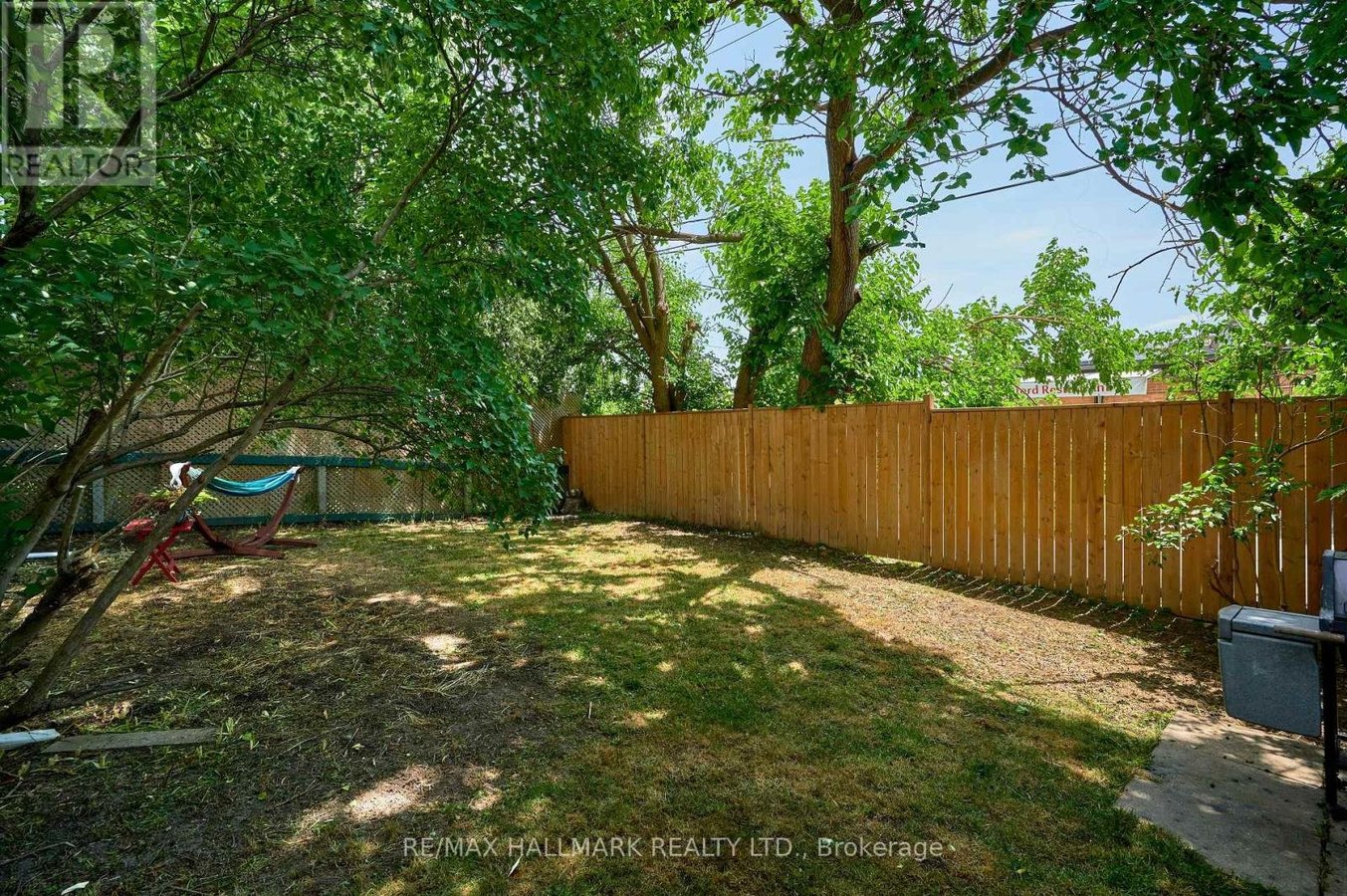 2 - 19 GUILD HALL DRIVE - Photo 20