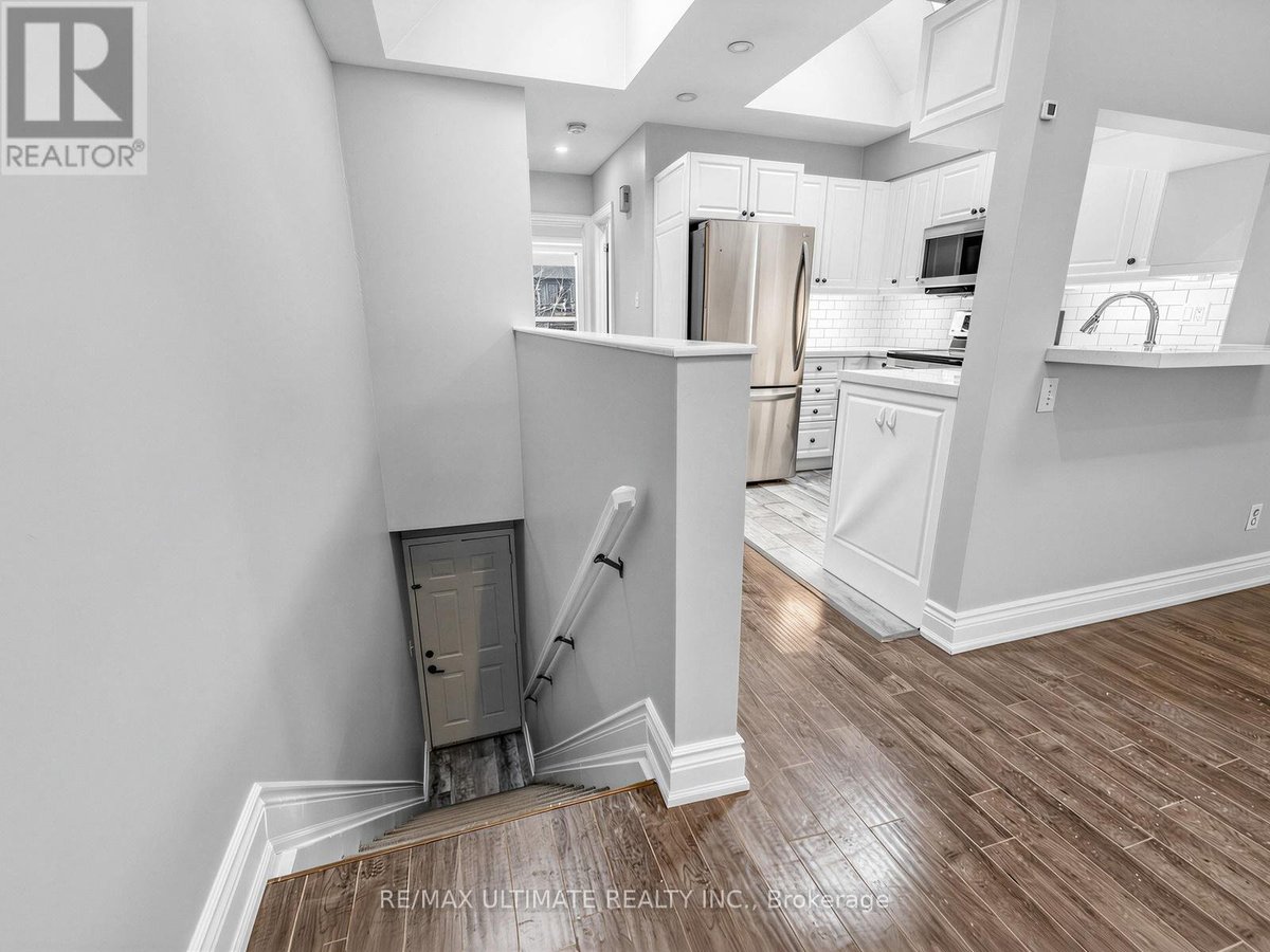 2 UPPER LEVEL - 213 LANGLEY AVENUE - Photo 3