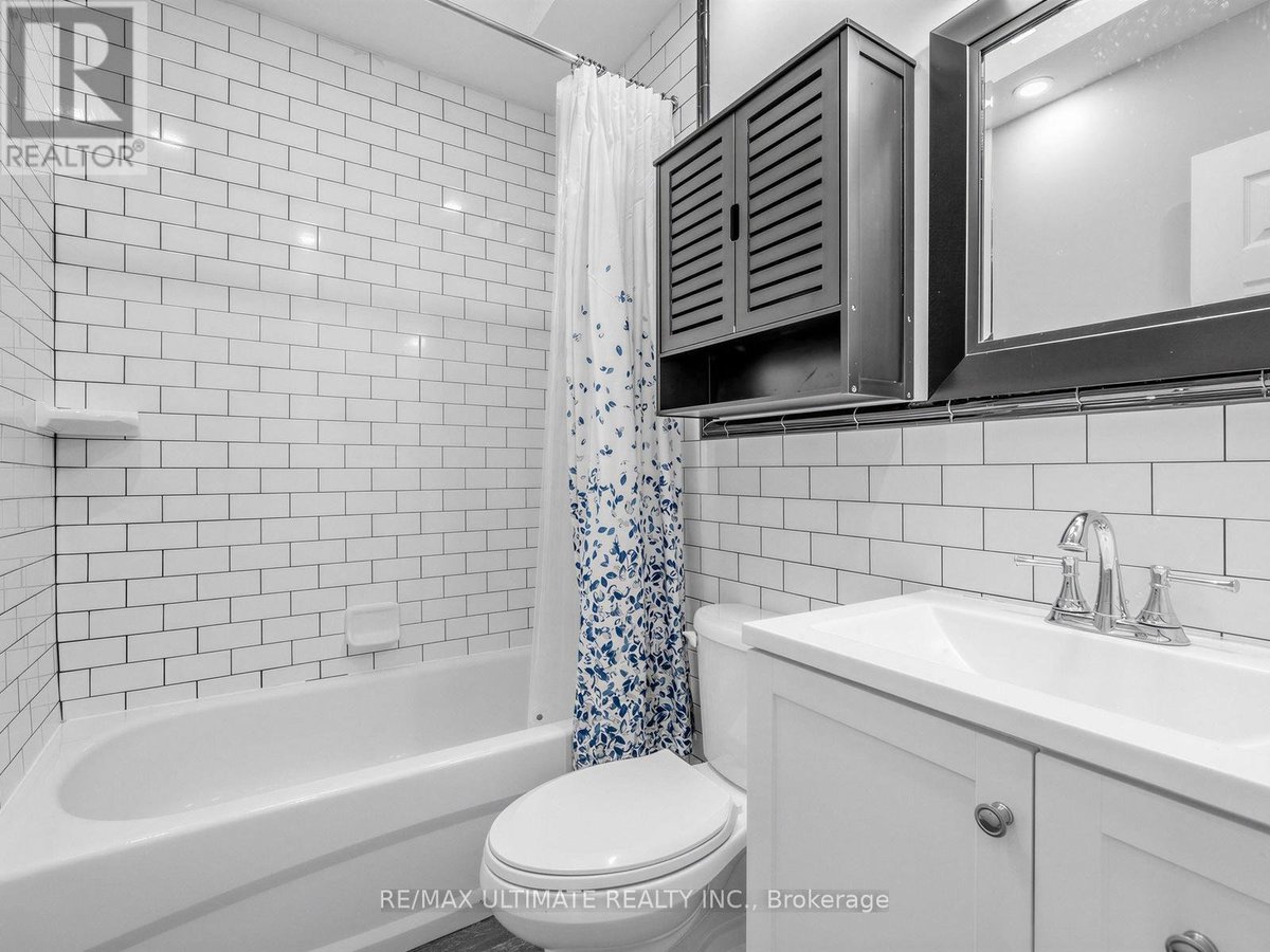 2 UPPER LEVEL - 213 LANGLEY AVENUE - Photo 15