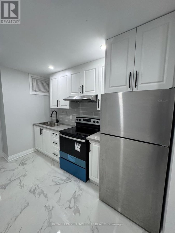 #BSMT - 414 PERTH AVENUE - Photo 3