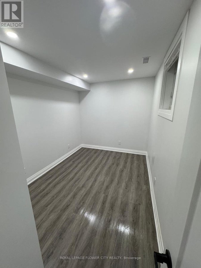 #BSMT - 414 PERTH AVENUE - Photo 8