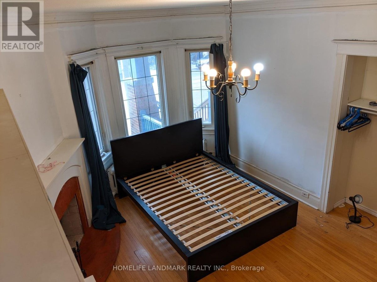 1492 KING STREET W - Photo 2