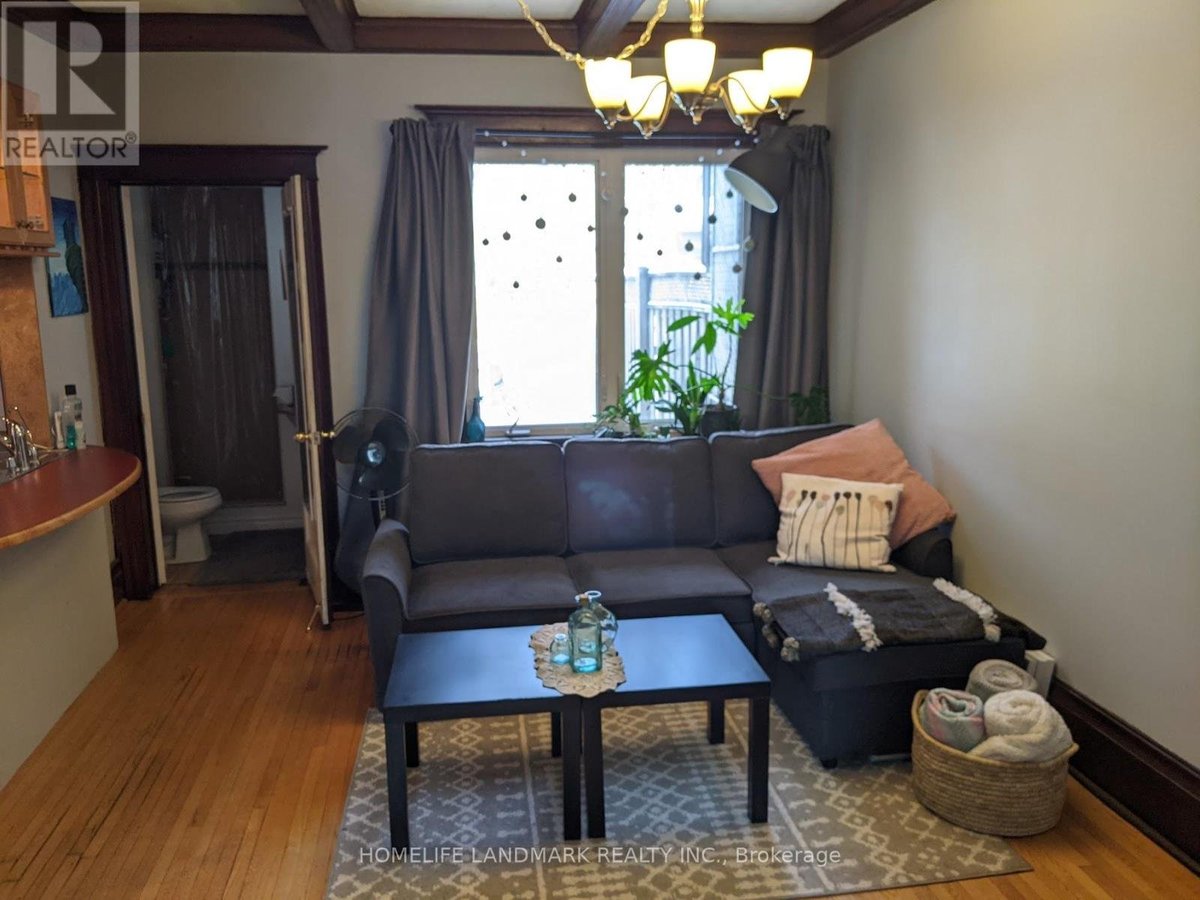 1492 KING STREET W - Photo 4