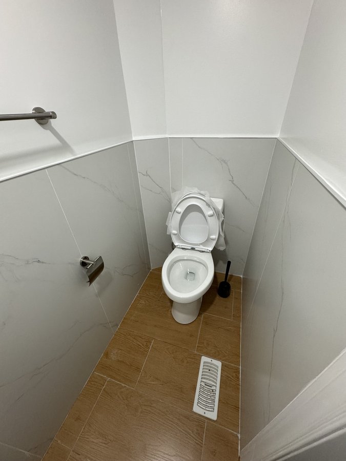18 Nassau Street - Photo 2
