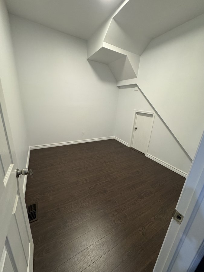 18 Nassau Street - Photo 6