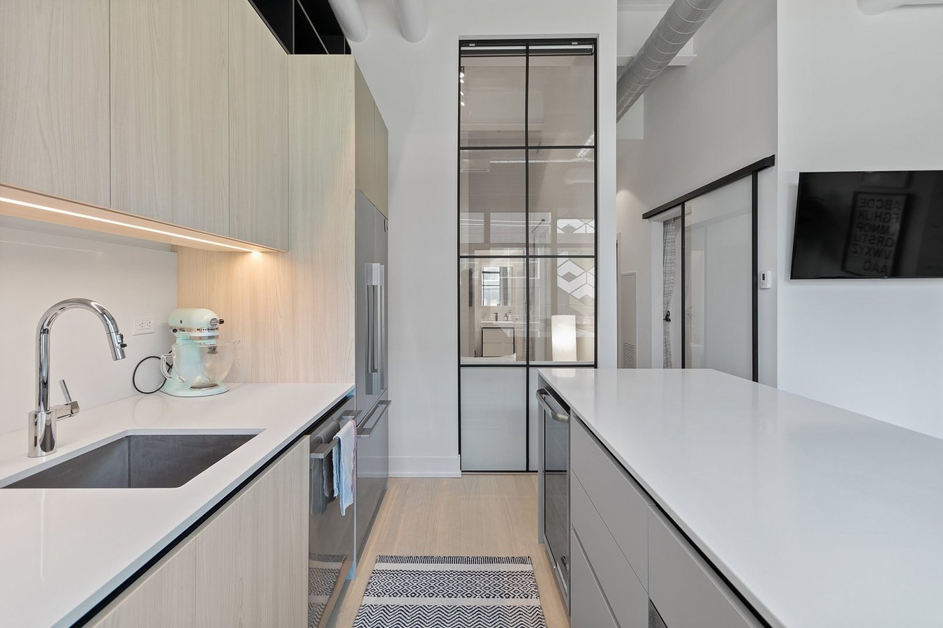 150 Logan Avenue - Photo 9