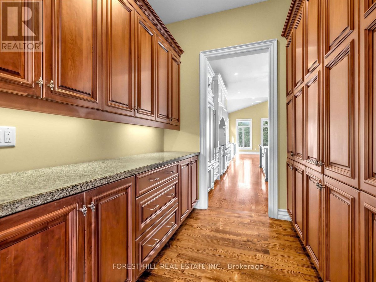 8 COLVESTONE ROAD - Photo 9