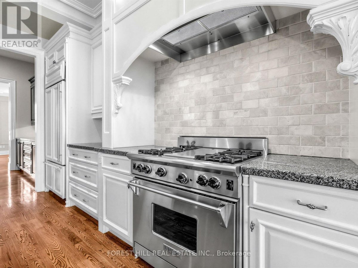 8 COLVESTONE ROAD - Photo 20