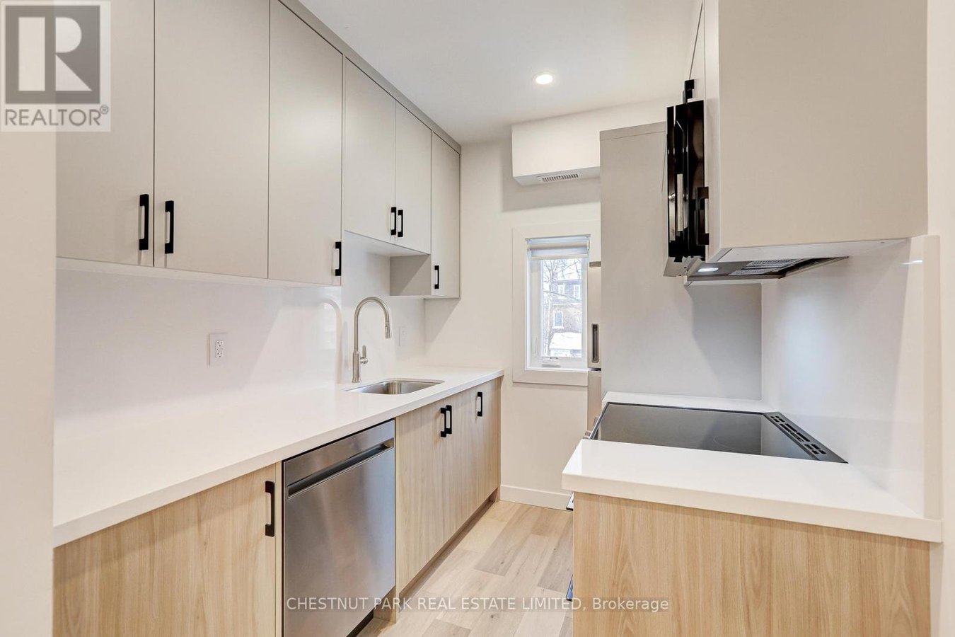 UNIT 3 - 326 ST GEORGE STREET - Photo 3