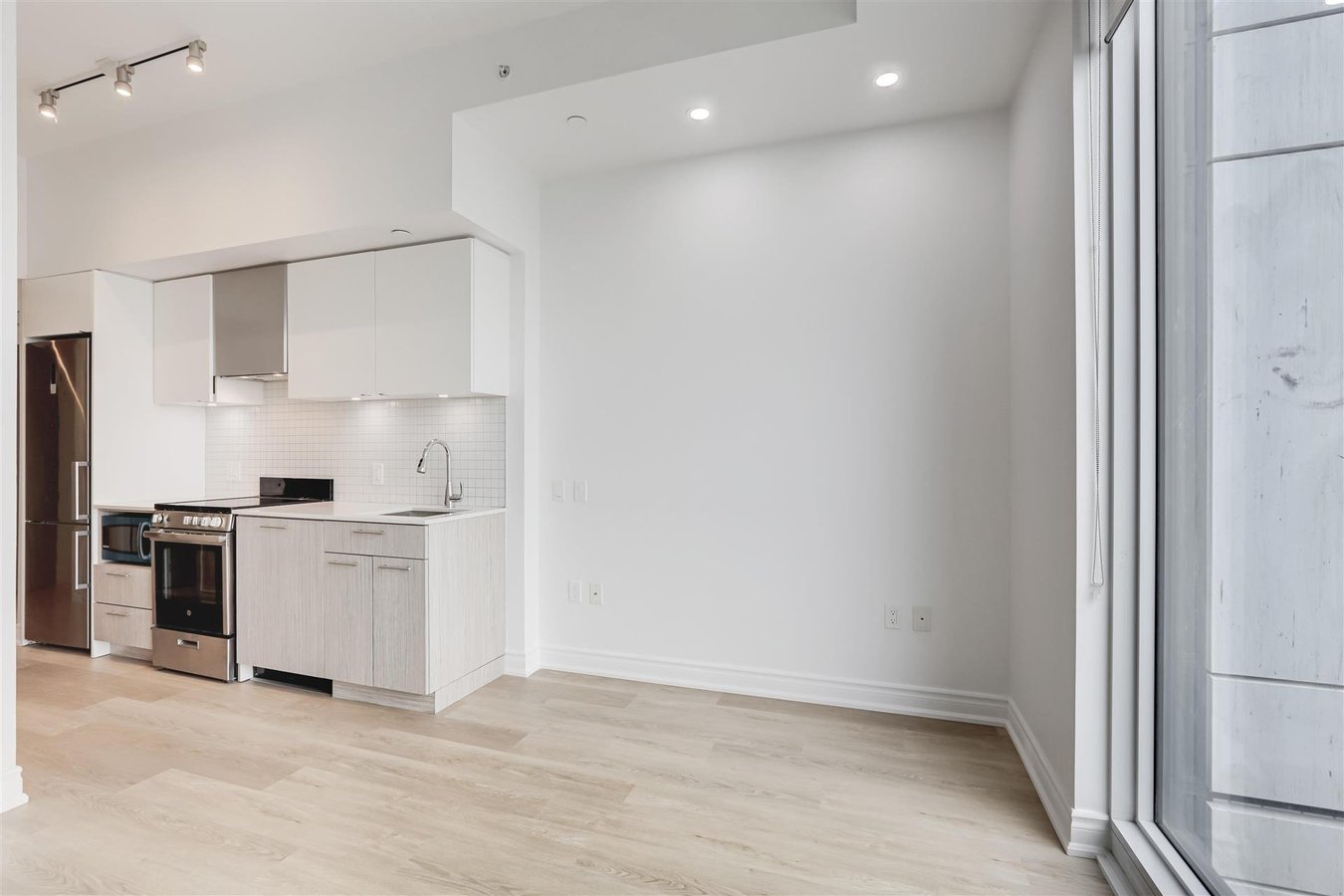 251 Jarvis Street - Photo 4