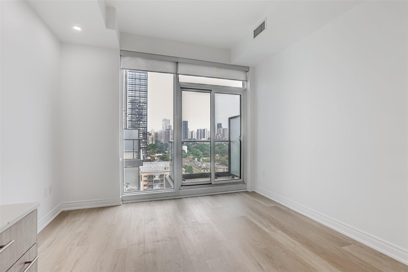 251 Jarvis Street - Photo 6