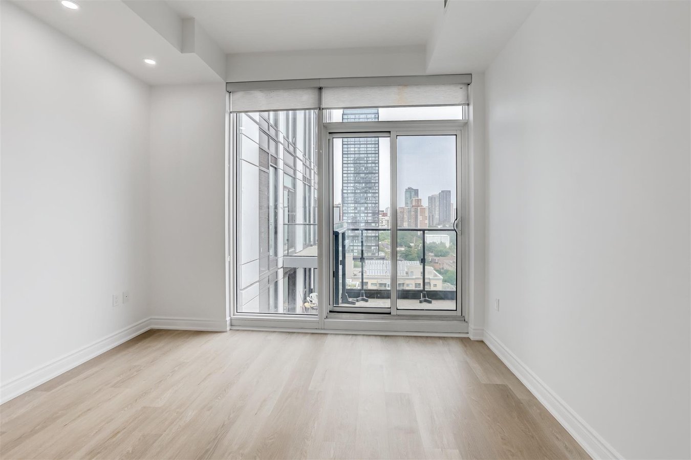 251 Jarvis Street - Photo 7