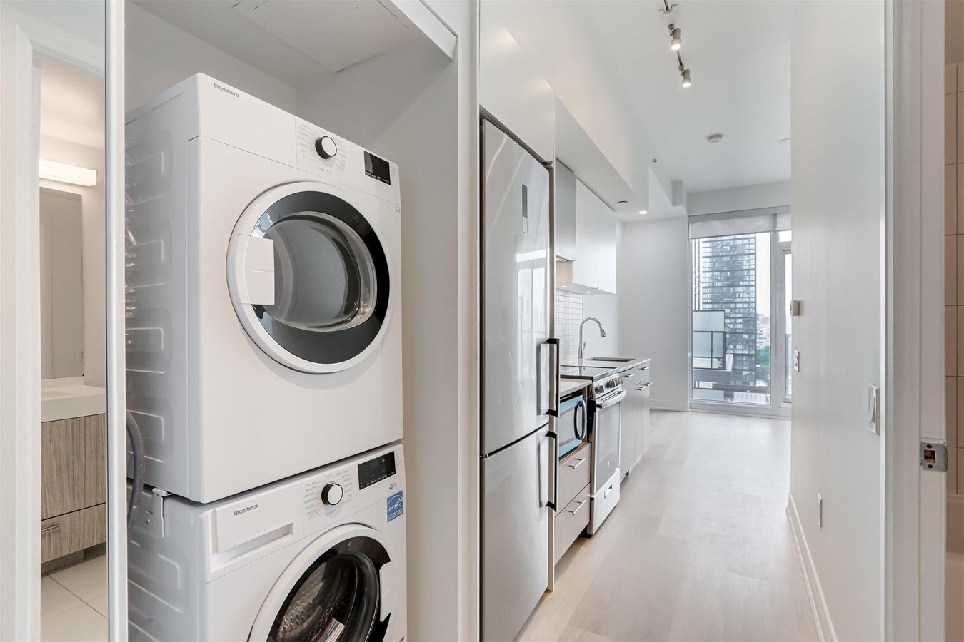 251 Jarvis Street - Photo 10