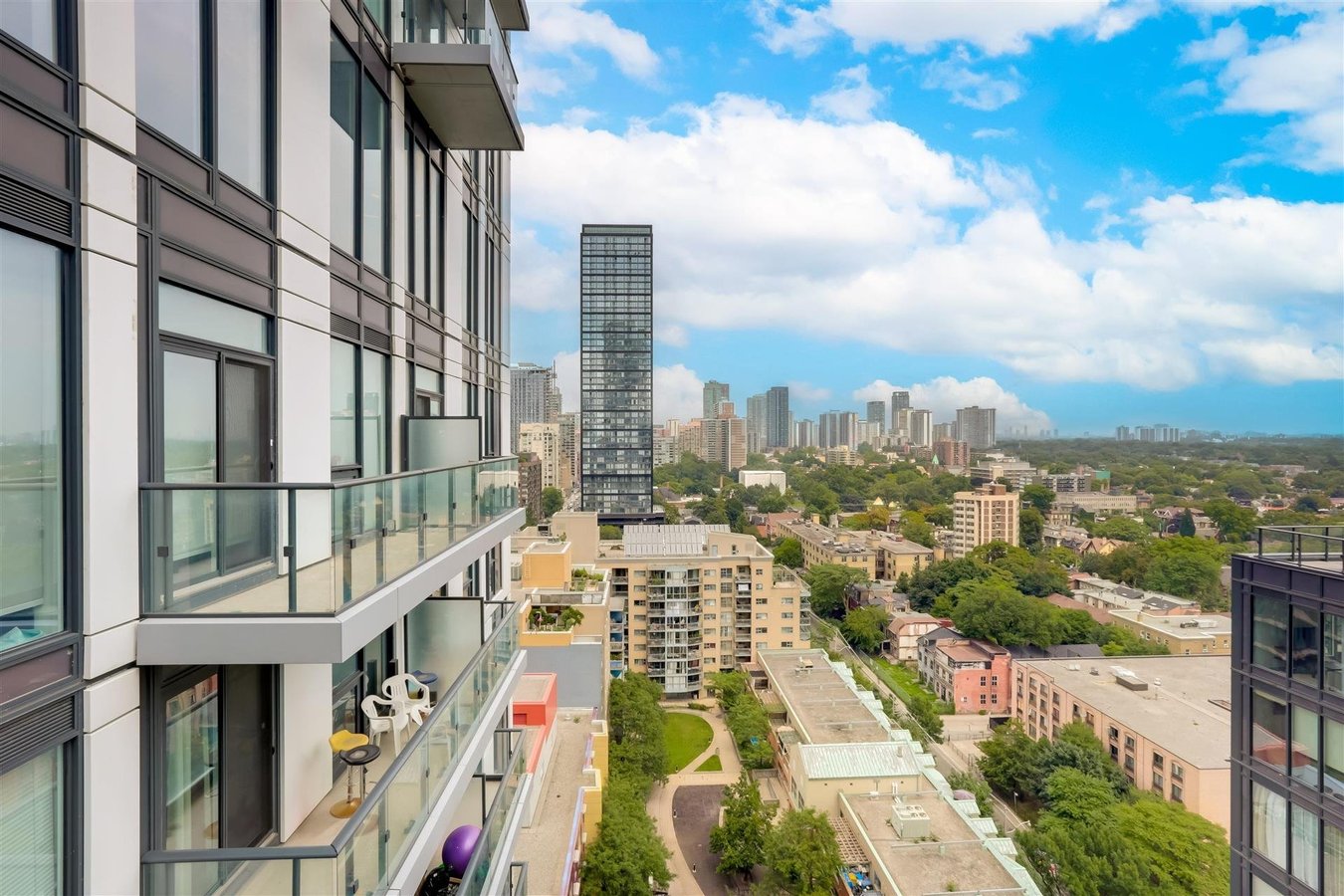 251 Jarvis Street - Photo 13