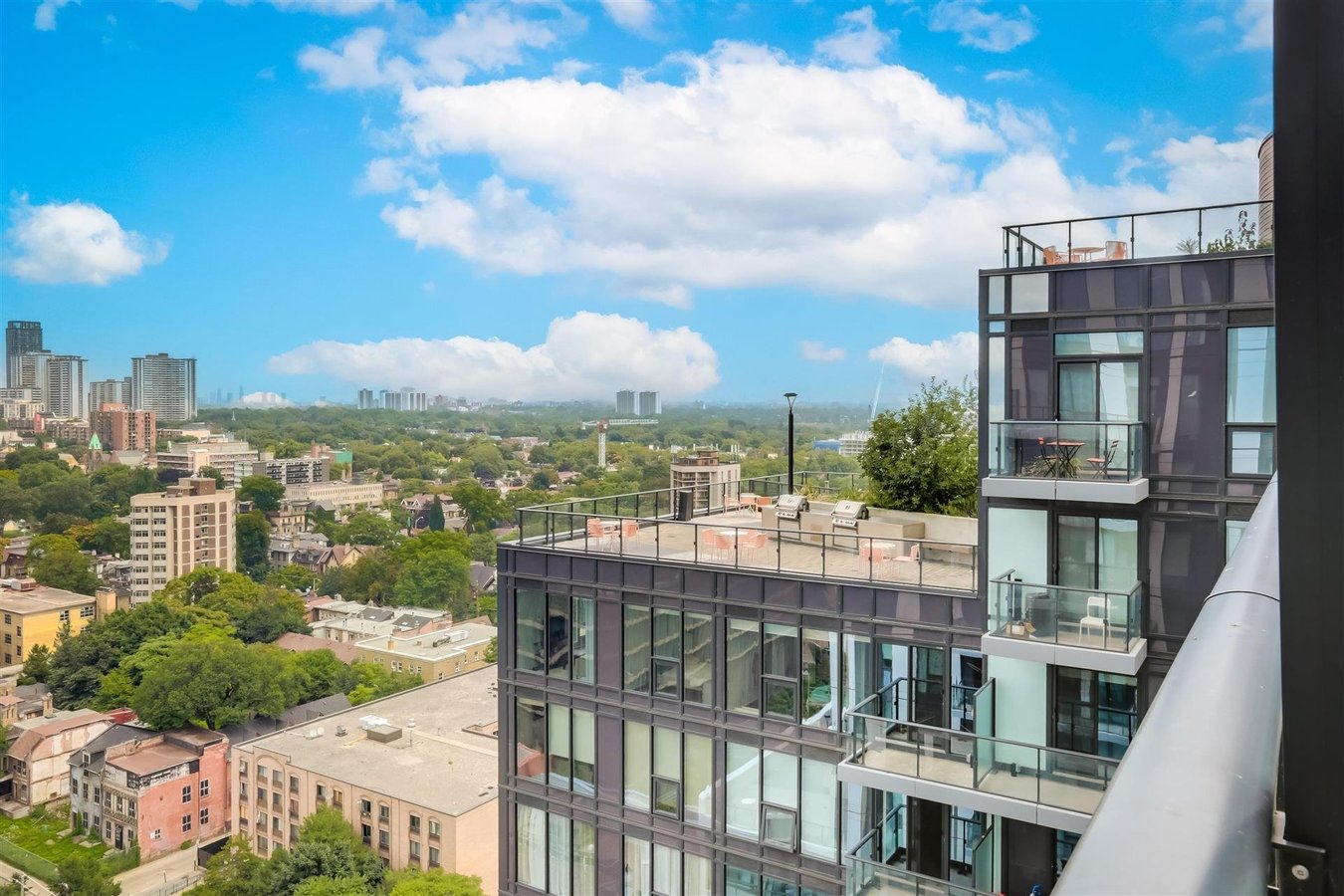 251 Jarvis Street - Photo 15