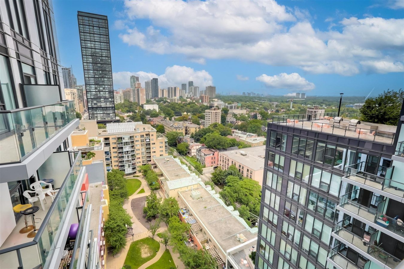 251 Jarvis Street - Photo 14